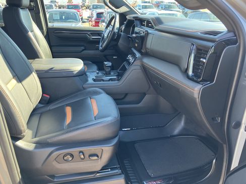 Used 2023 GMC Sierra 1500 AT4 w/ AT4 Premium Package AWD/4WD image 15