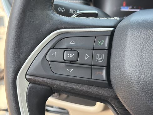 Used 2022 Jeep Grand Cherokee L Limited AWD/4WD image 29