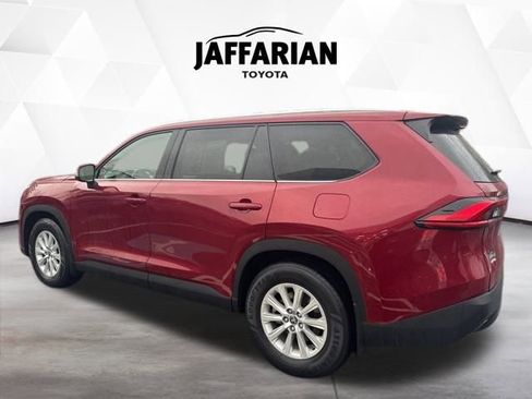 Certified 2024 Toyota Grand Highlander XLE image 9