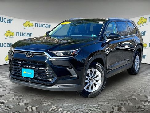 Used 2024 Toyota Grand Highlander AWD image 3