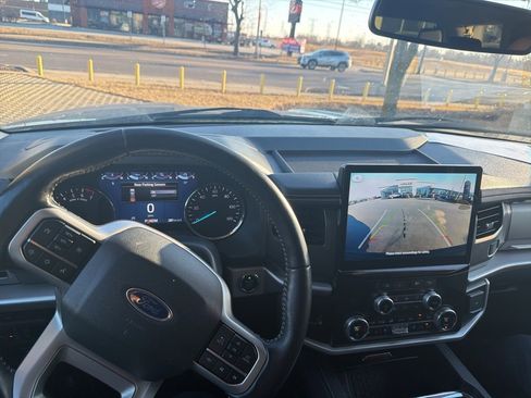 Used 2024 Ford Expedition Max XLT image 14