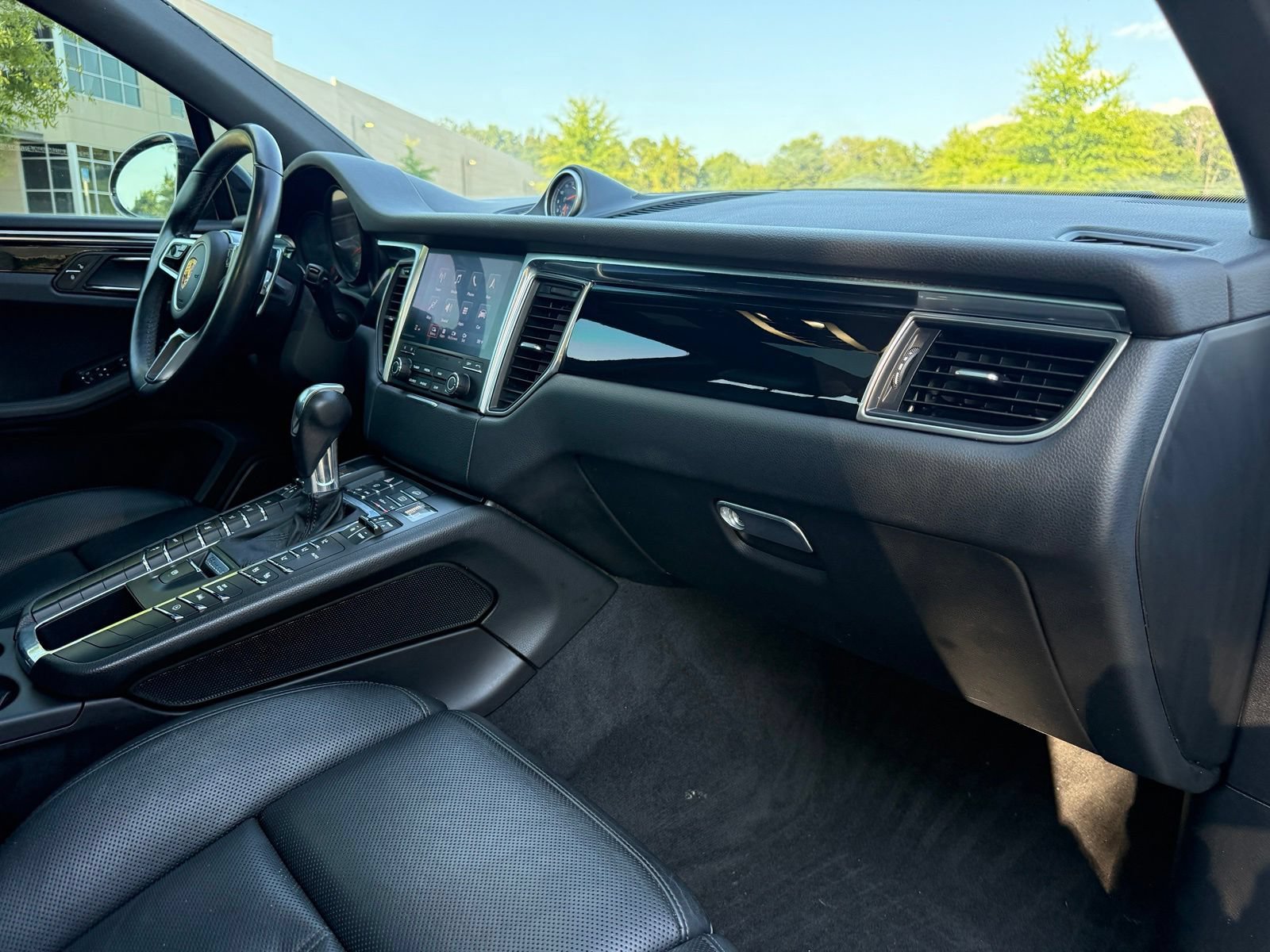 Used 2018 Porsche Macan S AWD/4WD image 24