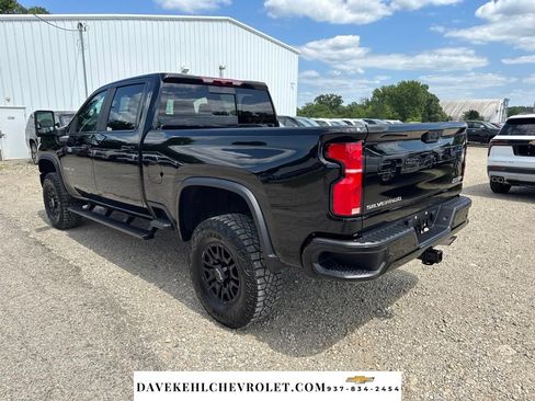 Used 2025 Chevrolet Silverado 2500 ZR2 AWD/4WD image 3