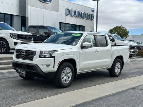 Used 2024 Nissan Frontier SV w/ SV Convenience Package RWD image 2