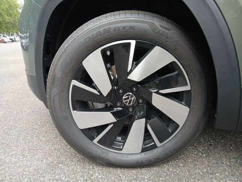 New 2026 Volkswagen Atlas Cross Sport SE image 25