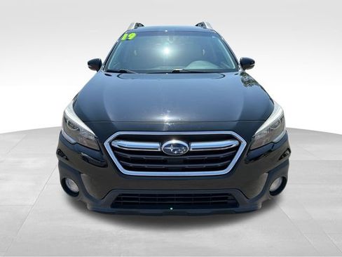 Used 2019 Subaru Outback 2.5i Premium AWD/4WD image 2
