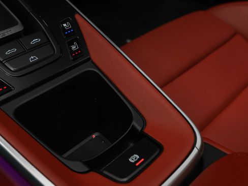 Certified 2024 Porsche 911 Carrera GTS RWD image 42