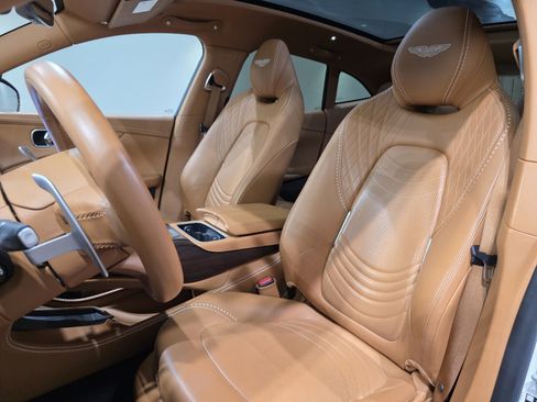 Used 2022 Aston Martin DBX image 12
