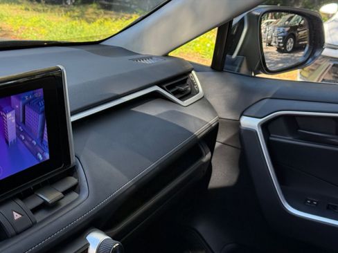 Used 2025 Toyota RAV4 LE image 29