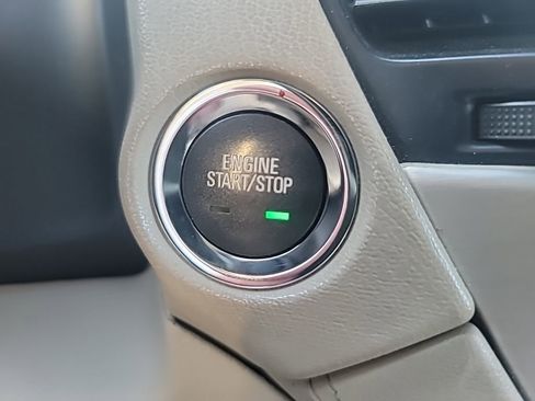 Used 2020 GMC Yukon XL Denali w/ Denali Premium Package image 24