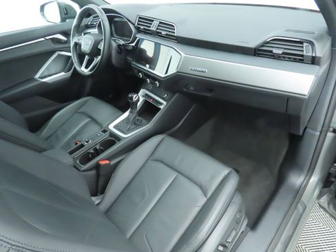 Used 2023 Audi Q3 2.0T Premium w/ Convenience Package image 17