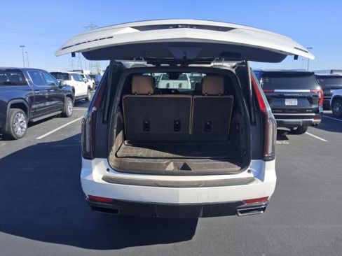 Used 2024 Cadillac Escalade Sport w/ LPO, ONYX Package AWD/4WD image 5