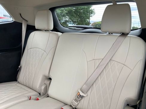 Used 2022 Buick Enclave Avenir w/ Avenir Technology Package FWD image 12