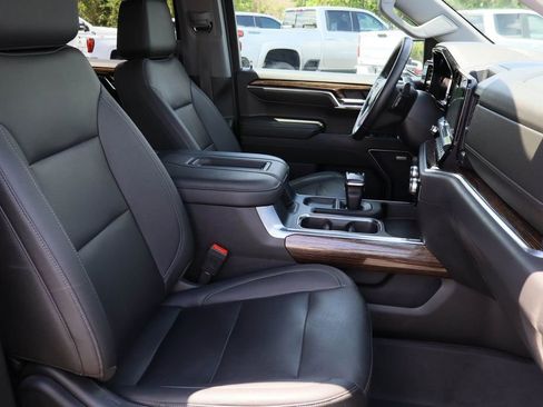 Used 2022 GMC Sierra 1500 Elevation w/ Elevation Premium Package AWD/4WD image 27