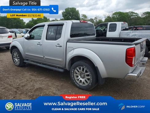 Used 2013 Nissan Frontier SL w/ Moonroof Pkg AWD/4WD image 3