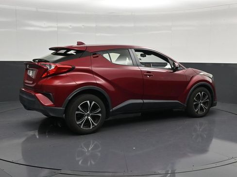 Used 2019 Toyota C-HR LE FWD image 3