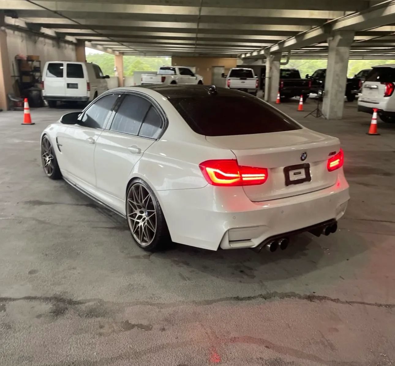 Used 2018 BMW M3 CS RWD image 3