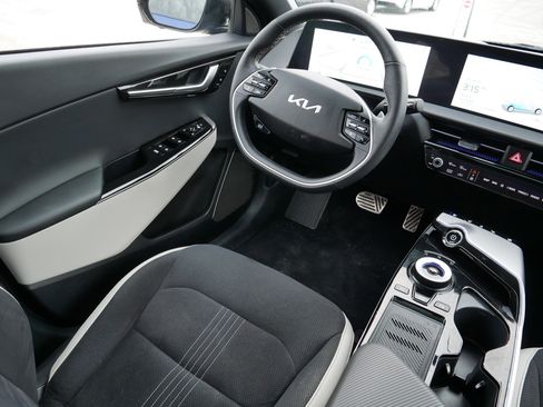 Certified 2024 Kia EV6 GT-Line image 9