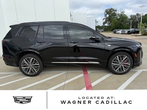 Used 2023 Cadillac XT6 Sport w/ Platinum Package AWD/4WD image 1