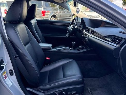 Used 2013 Lexus ES 350 w/ Premium Pkg FWD image 17