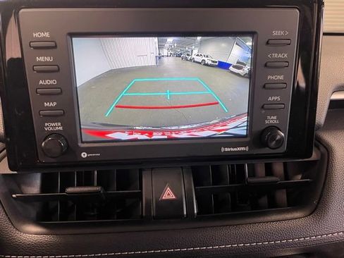 Used 2021 Toyota RAV4 LE image 28