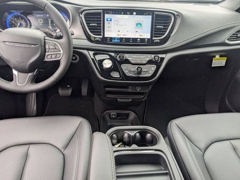 New 2027 Chrysler Pacifica Select FWD image 22