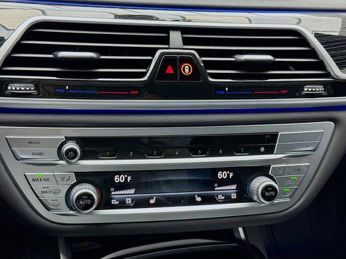 Used 2022 BMW 740i w/ M Sport Package image 12