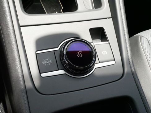 Certified 2025 Volkswagen Tiguan SE AWD/4WD image 27