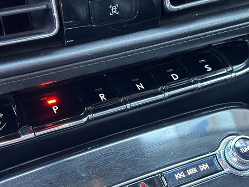 Used 2023 Lincoln Nautilus Standard w/ Premium Package image 22