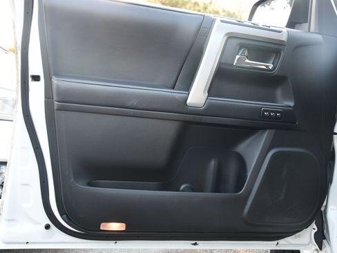 Used 2018 Toyota 4Runner Limited image 8