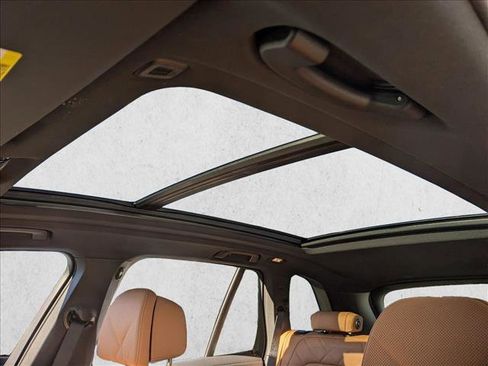 New 2026 BMW X5 xDrive50e w/ Climate Comfort Package image 17