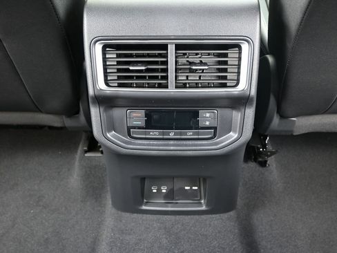 Used 2025 Volkswagen Atlas SE w/ Panoramic Sunroof Package image 16