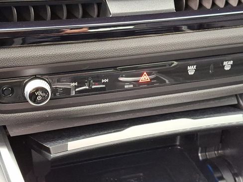 Certified 2025 BMW 330i xDrive Sedan w/ Premium Package image 18