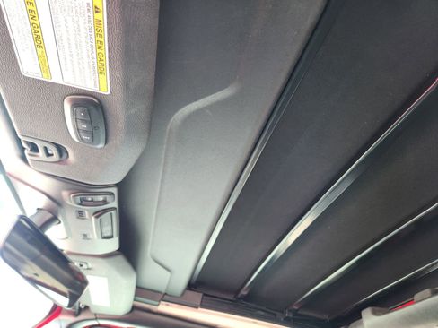 Used 2021 Jeep Wrangler Unlimited Rubicon w/ Xtreme Recon 35" Tire Package AWD/4WD image 28