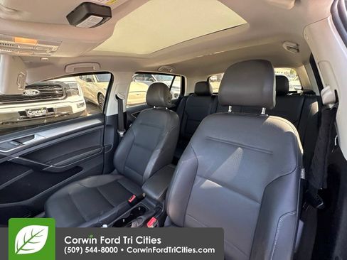Used 2015 Volkswagen Golf S FWD image 9