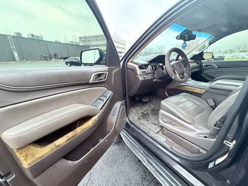 Used 2017 GMC Yukon Denali w/ Open Road Package image 9