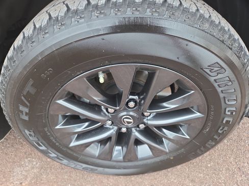 Certified 2023 Lexus GX 460 Premium w/ Premium Plus Package image 9