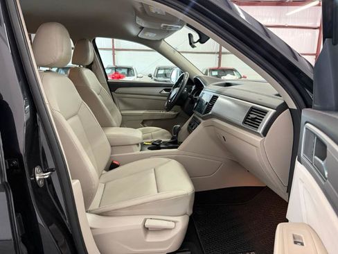 Used 2019 Volkswagen Atlas SE FWD image 18