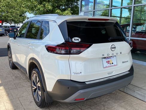 Certified 2023 Nissan Rogue SV w/ SV Premium B Package AWD/4WD image 5