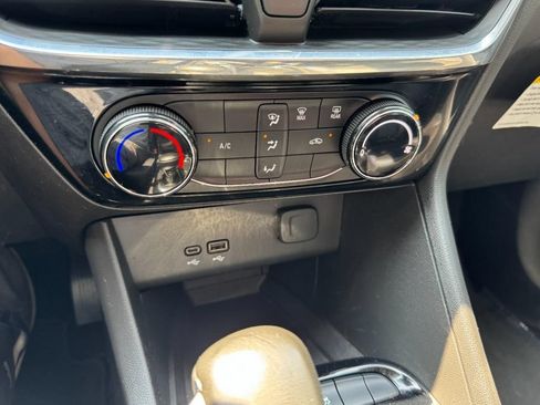 Used 2025 Buick Encore GX Sport Touring FWD image 18