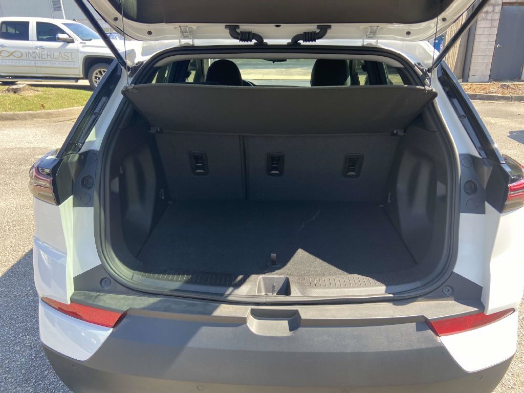 Used 2023 Chevrolet Bolt EUV LT w/ Comfort Package FWD image 8