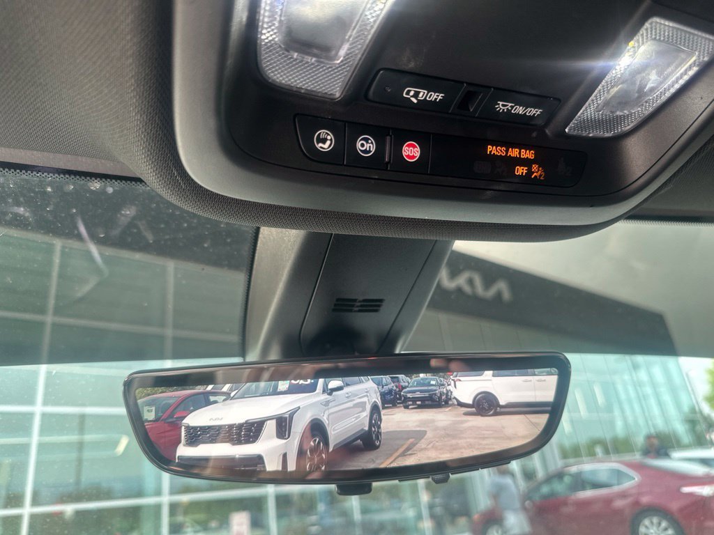 Used 2022 Chevrolet Traverse RS FWD image 22