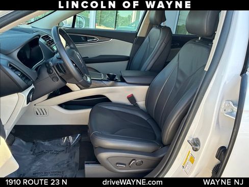 Certified 2019 Lincoln Nautilus Select FWD image 12