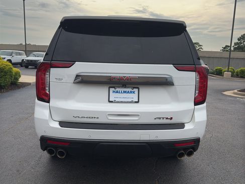 Used 2022 GMC Yukon AT4 w/ AT4 Premium Package AWD/4WD image 3