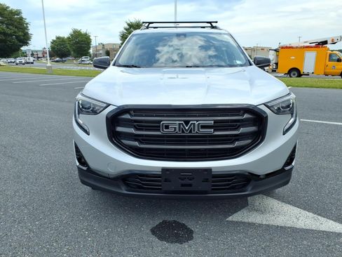 Certified 2020 GMC Terrain SLT w/ Preferred Package AWD/4WD image 2