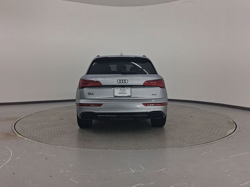 Used 2024 Audi Q5 e Premium Plus w/ Premium Plus Package image 10