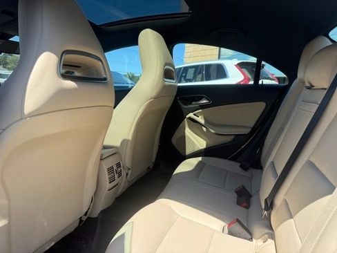 Used 2019 Mercedes-Benz CLA 250 4MATIC image 8