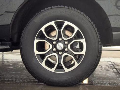 Used 2023 Ford Expedition XLT image 20