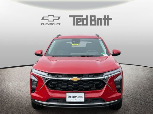 New 2026 Chevrolet Trax LT w/ Driver Confidence Package image 2