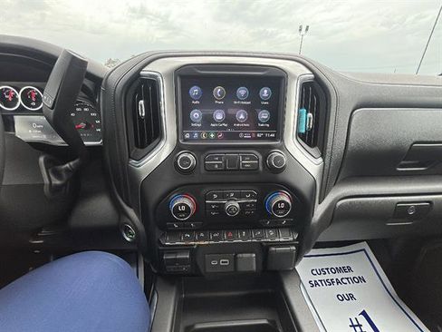 Used 2021 Chevrolet Silverado 1500 LT Trail Boss w/ Convenience Package II AWD/4WD image 18